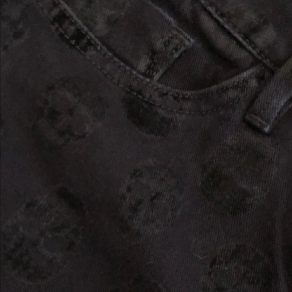 Very trendy jeans that no longer fit